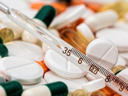 «Подорожаем или закроемся»: аптеки борются с магазинами за продажу лекарств