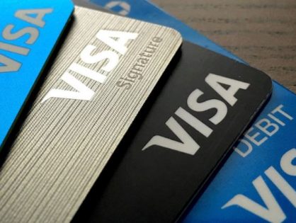 Visa весной запустит снятие наличных с карт на кассах магазинов
