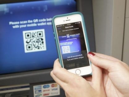 Mastercard предложила российским банкам сервис снятия наличных через QR-код