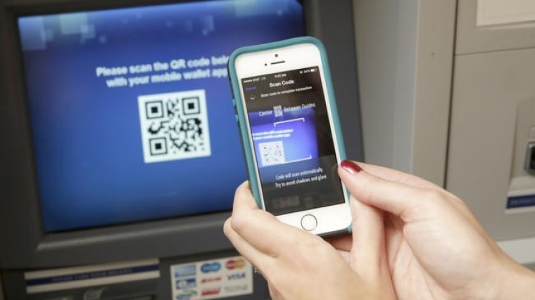 Mastercard предложила российским банкам сервис снятия наличных через QR-код