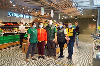 Обменялись униформой. Крупнейшие розничные сети отметили День работника торговли