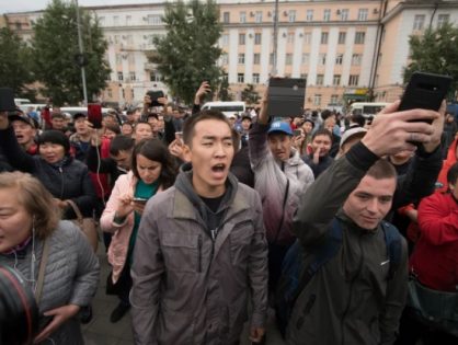«Мы - самое слабое звено»: десятки бизнесменов в Бурятии устроили митинг против локдауна