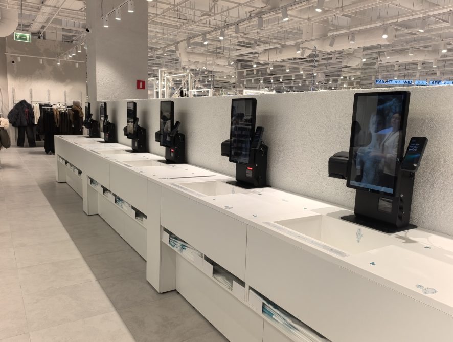 Мода на самообслуживание: какие кассовые решения меняют фэшн-ритейл