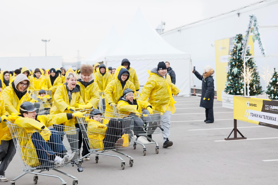 Т-Бизнес и «Садовод» в День онлайн-предпринимателя установили рекорд России и БРИКС по гонкам на тележках