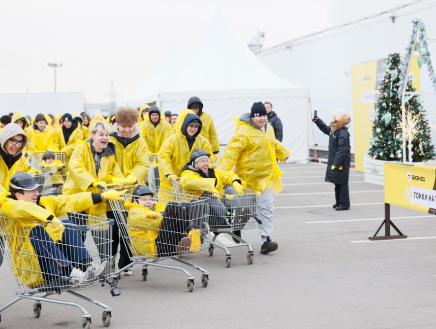 Т-Бизнес и «Садовод» в День онлайн-предпринимателя установили рекорд России и БРИКС по гонкам на тележках