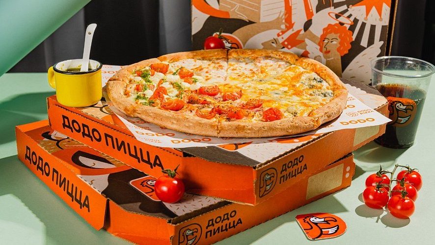 «Додо Пицца» разрешит заходить с домашними животными во все заведения на фоне скандала с курьером