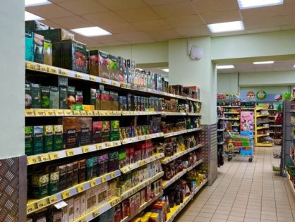 Доля гипермаркетов и супермаркетов в России упала до 21%