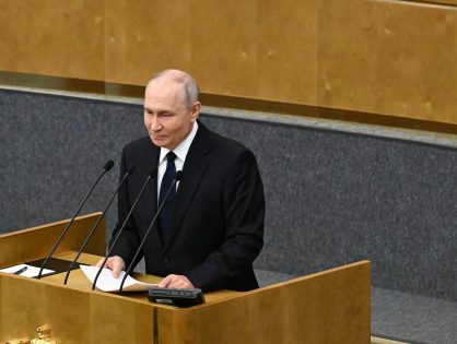 Путин поручил восстановить пострадавшие склады и торговые объекты